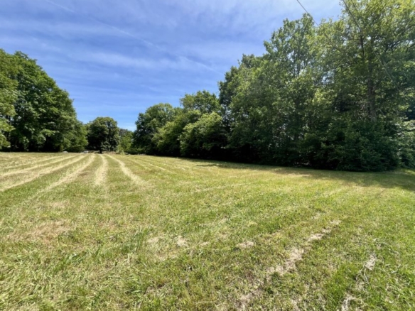 Terrain de 1 860m² à vendre à Sainte-Marie-de-Chignac (24)