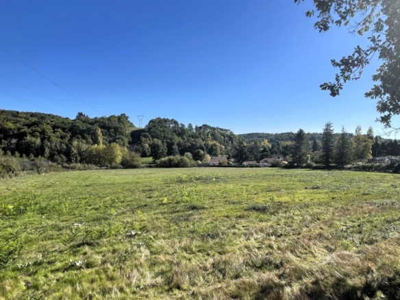 Terrain de 2 175m² à vendre à Villamblard (24)