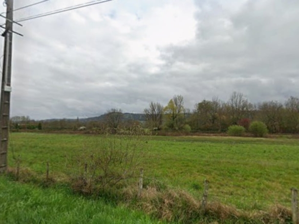 Terrain de 2 591m² à vendre à Mansac (19)