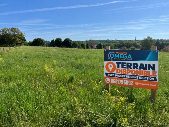 Terrain de 1 800m² à vendre à Gourdon (46)