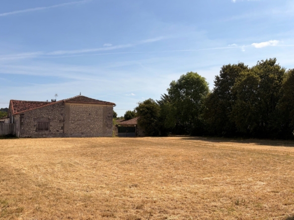 Terrain de 1 508m² à vendre à Genté (16)
