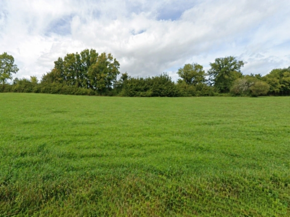 Terrain de 1 500m² à vendre à Milhac-de-Nontron (24)
