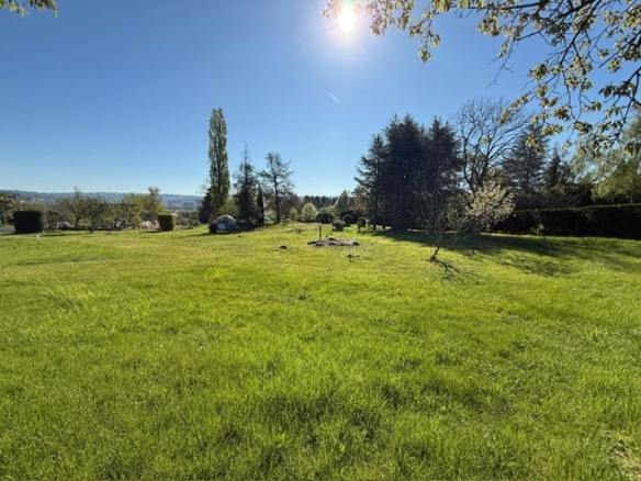 Terrain de 1 898m² à vendre à Bellerive-sur-Allier (03)