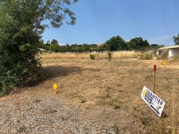 Terrain de 288m² à vendre à Vérines (17)