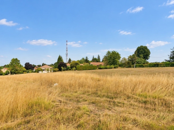 Terrain de 1 150m² à vendre à Ribérac (24)