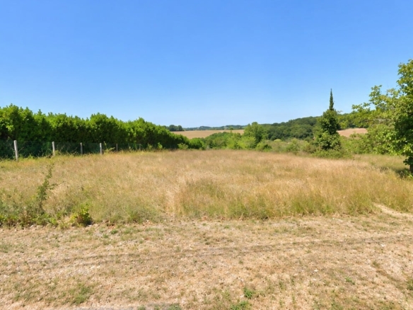 Terrain de 2 929m² à vendre à Chenaud (16)