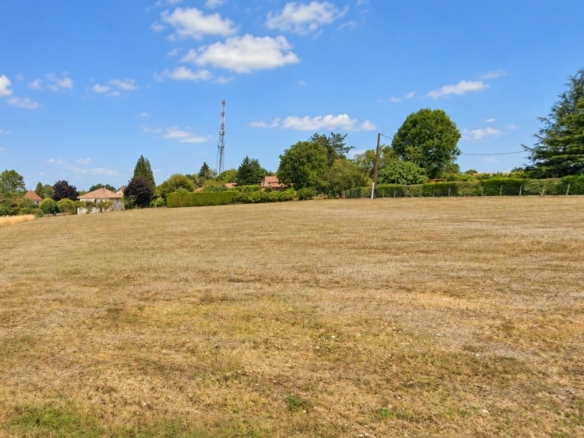 Terrain de 1 246m² à vendre à Ribérac (24)