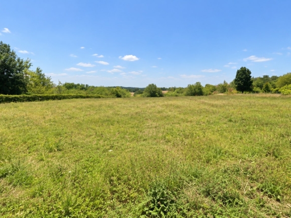 Terrain de 5 897m² à vendre à Verteillac (24)