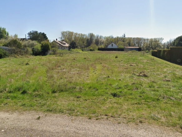 Terrain de 3 321m² à vendre à Fleury-la-Vallée (89)