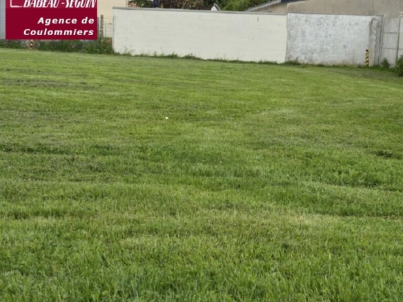 Terrain de 450m² à vendre à Mouroux (77)
