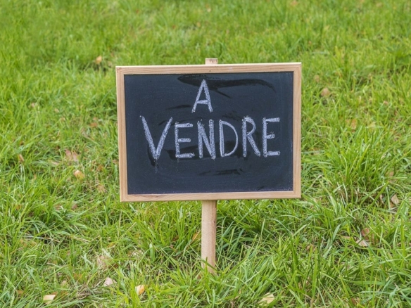 Terrain de 436m² à vendre à Grosbreuil (85)