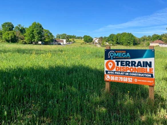 Terrain de 1 500m² à vendre à Gourdon (46)