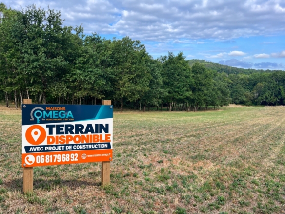 Terrain de 4 300m² à vendre à Gourdon (46)