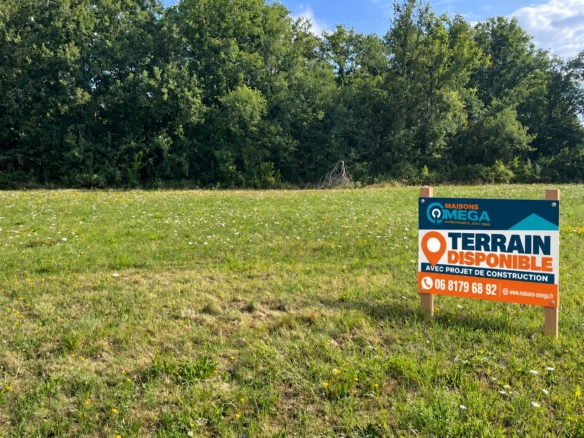 Terrain de 1 500m² à vendre à Gourdon (46)
